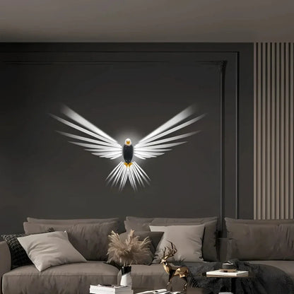 NovaWings™ – Wandlampe mit Projektion von Flügeln im Flug