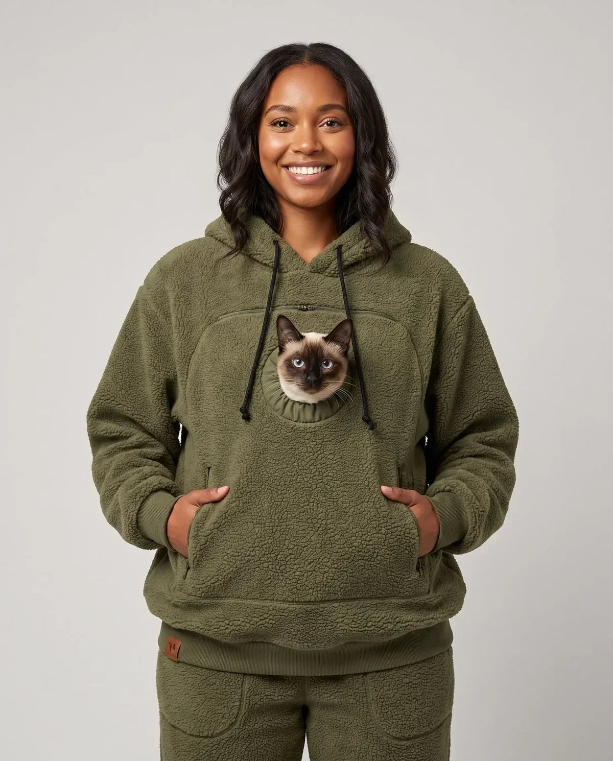 NovaBuddy™ –  Dein Hoodie. Sein Lieblingsplatz.