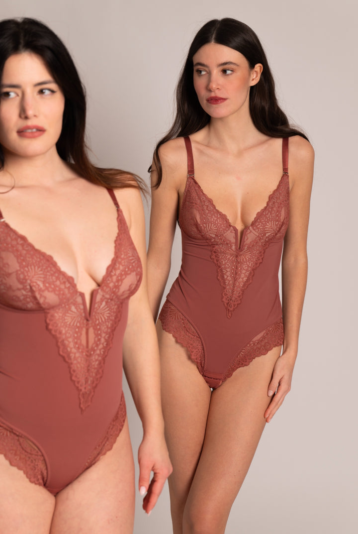 NovaCute - Body Contenitivo in Pizzo con Scollo a V